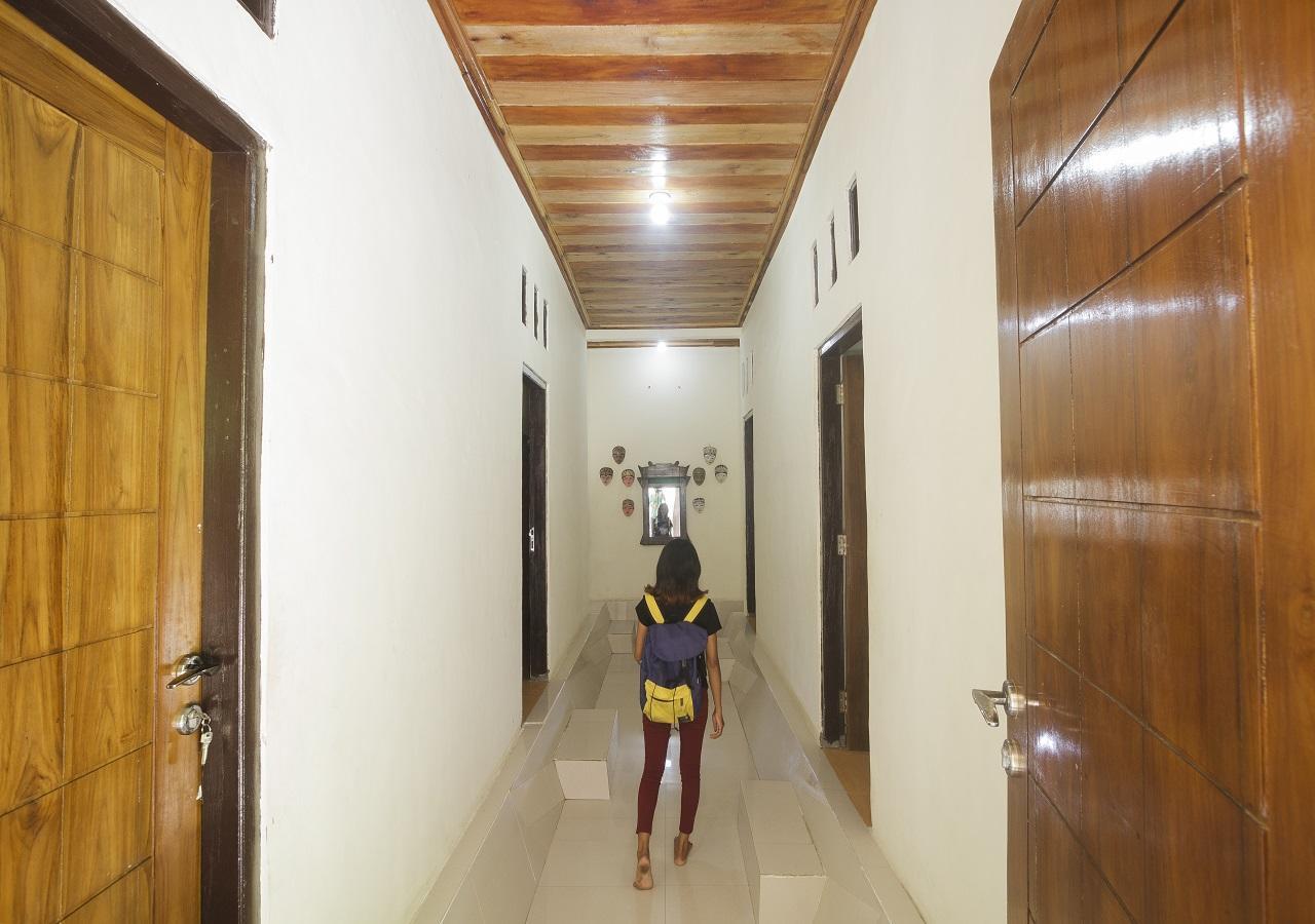 Hostel Dorme Tree Labuan Bajo Exterior foto